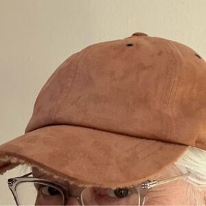 Koolaburra Tan Suede Baseball Cap Hat Sherpa Lined